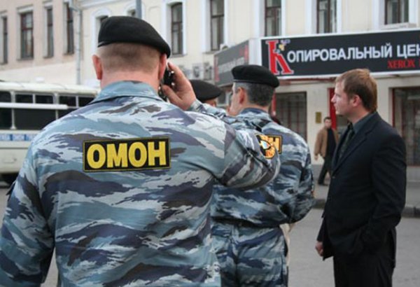 Полиция не нашла бомбу в подозрительной коробке на Курском вокзале в Москве