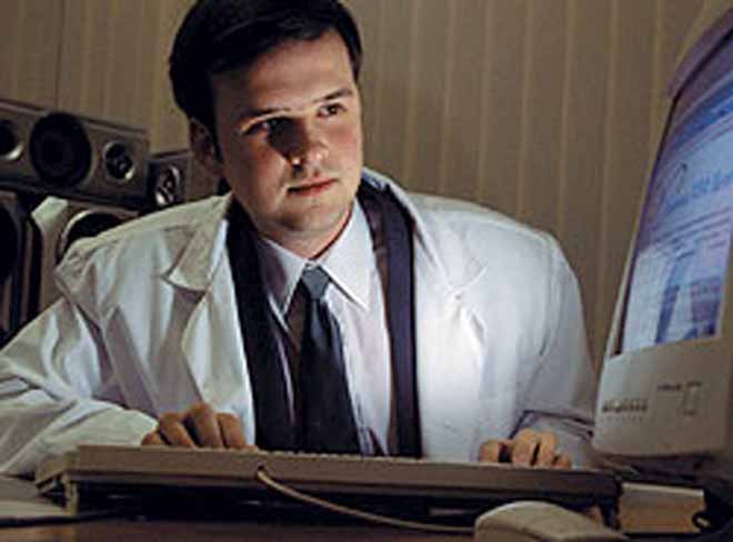 Хирурги, играйте в компьютерные игры