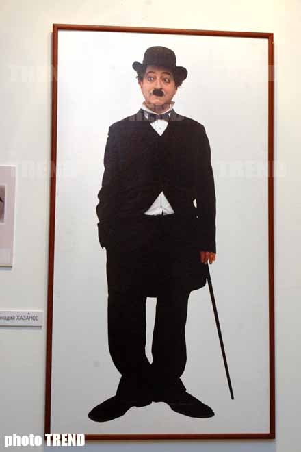 Дмитрий Нагиев в роли Ивана Грозного, танцы живота и автографы на фотовыставке Екатерины Рождественской