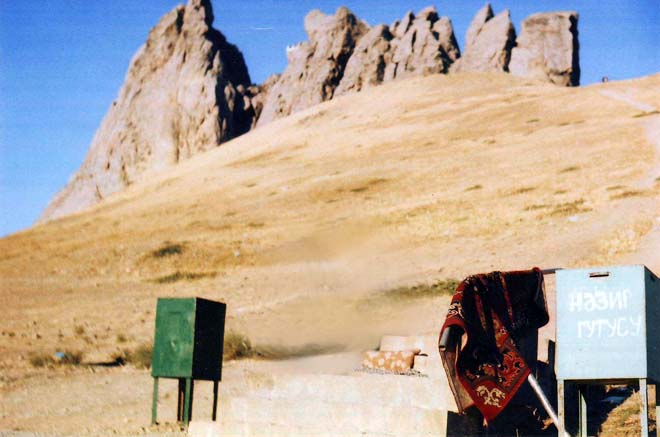 В азербайджанском святилище Хызыр Зинды творится беспредел