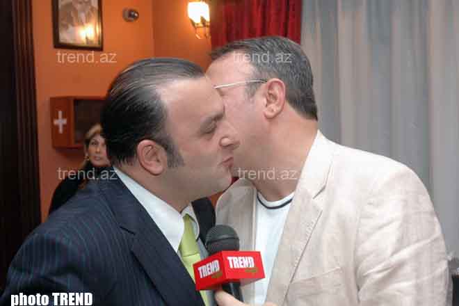 На презентации клипа "Гёйчайым" азербайджанские журналисты дали волю эмоциям