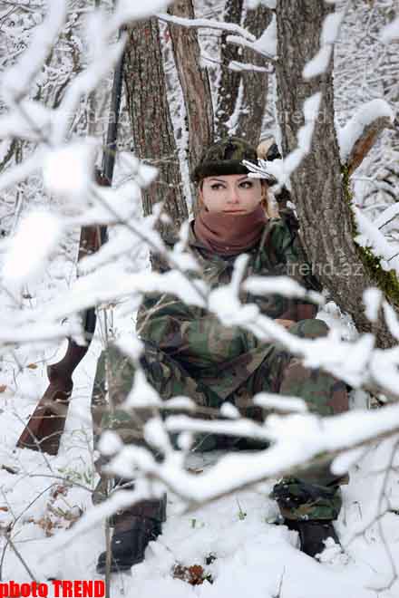 Певица Хураман Шушалы разорена? (зимняя фотосессия)
