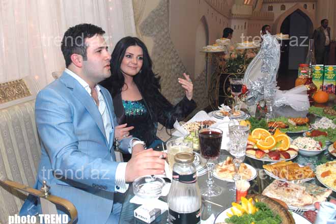 Певица Хатун и стилист Балаш превратили свадьбу своего брата в фестиваль (видео+фотосессия)