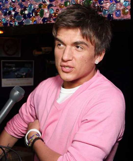 Популярный российский певец Влад Топалов попал в ДТП