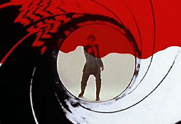 Умер режиссер бондианы Льюис Гилберт