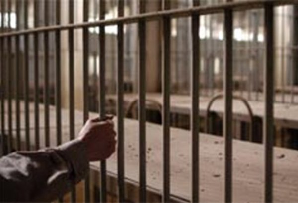 Заключенные подожгли несколько тюремных блоков в Индонезии
