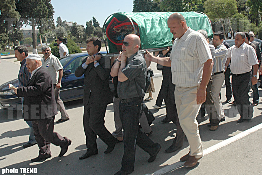 Агабека Султанова проводили в последний путь