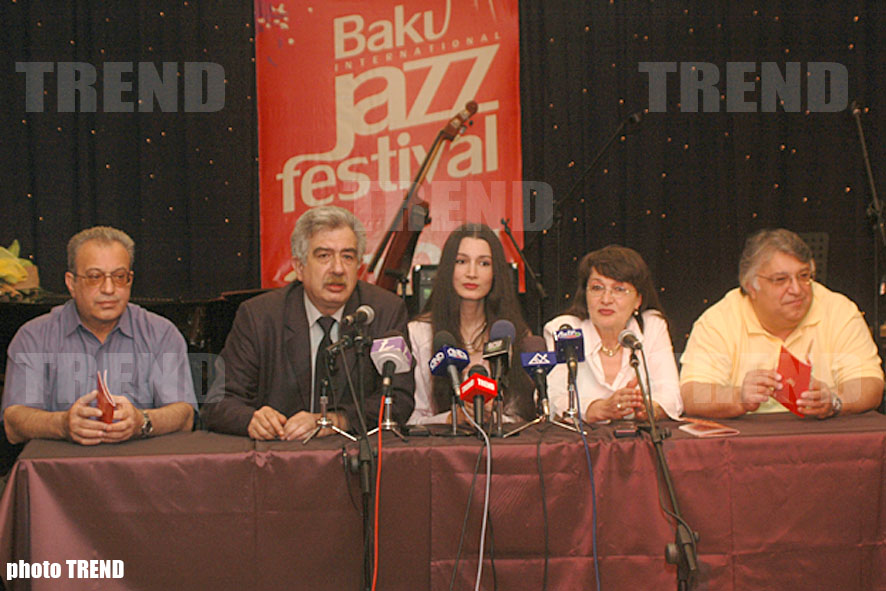 Королева джаза Азиза Мустафазаде отмечает юбилей: Отец помогает мне с небес! (ФОТО)