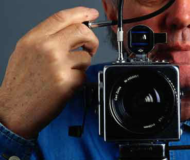 Английский фотохудожник решил открыть выставки о Баку в шестнадцати странах мира