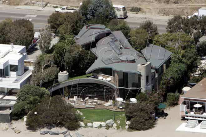 Кортни Кокс продает свой дом в Малибу