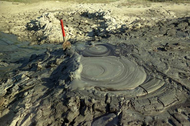 Грязевые вулканы Азербайджана претендуют на "Семь чудес света"