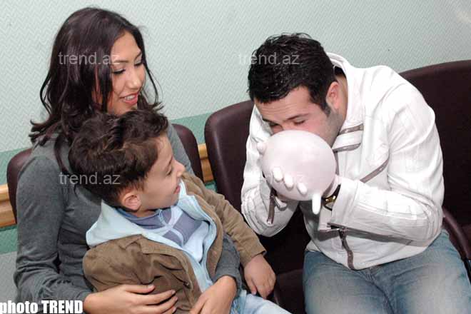 Азербайджанский певец Эльнур не пожалел, сказав "Билмирем" (фотосессия)