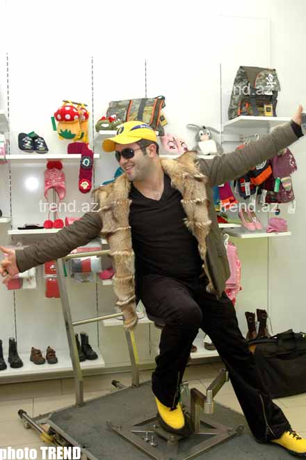 Азербайджанский певец Эльнур не пожалел, сказав "Билмирем" (фотосессия)