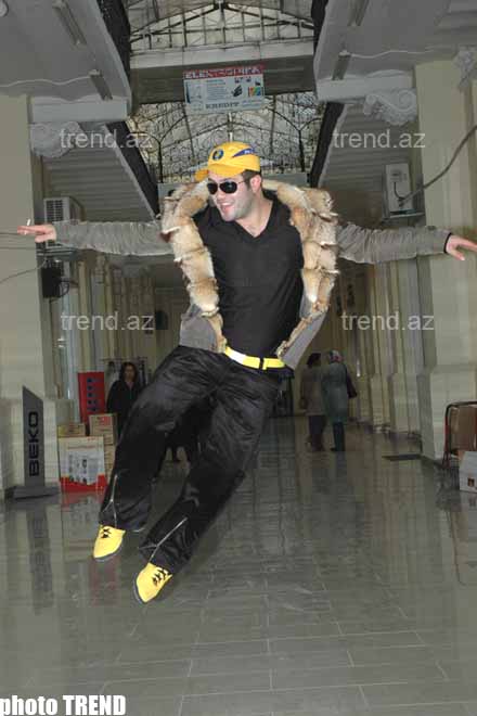 Азербайджанский певец Эльнур не пожалел, сказав "Билмирем" (фотосессия)