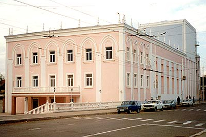 Драмтеатр Гянджи открыл сезон