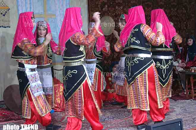 Заслуженная артистка Азербайджана Тунзаля Алиева - обряд нанесения хны (фотосессия)