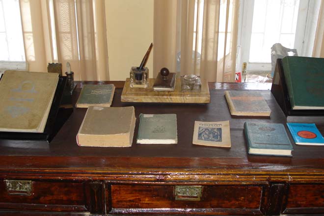 В Тбилиси была презентована книга азербайджанского писателя Нурхафиза Гусейинли