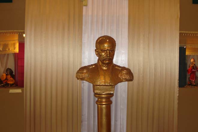 В Тбилиси была презентована книга азербайджанского писателя Нурхафиза Гусейинли