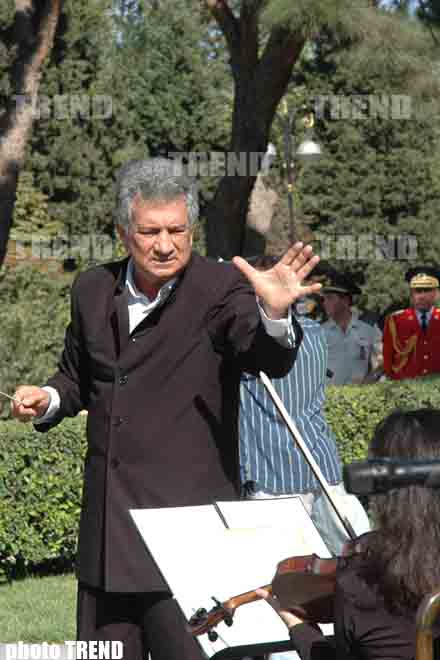 По случаю Дня музыки в Парке фонтанов прошел концерт