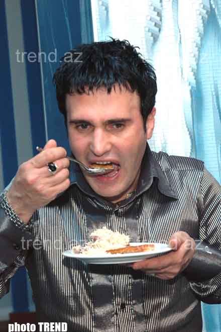 Кто отговорил азербайджанского певца Надира Гафарзаде от операции? (видео)
