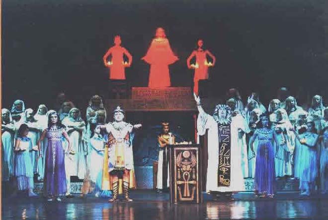 Сегодня будет показана опера "Аида"