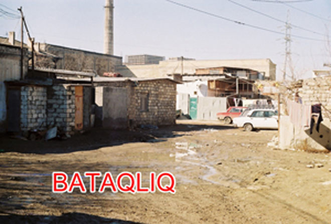 Вынужденные переселенцы, проживающие в Баку, завидуют беженцам в регионах