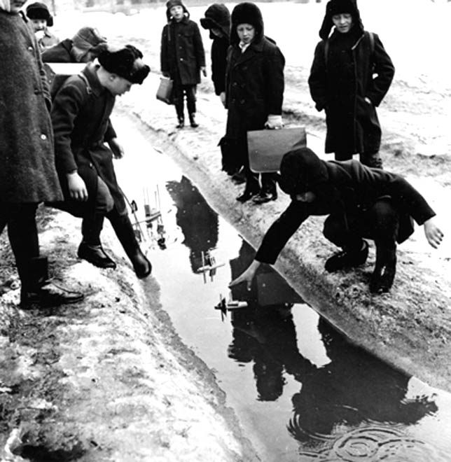 Сколько фиктивных школ Лачынского района функционирует в маленьком селе?