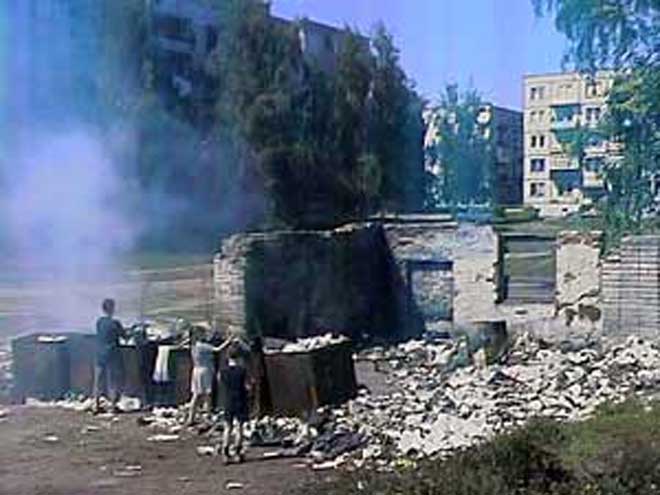 Бери, чиновник, метлу в руки!