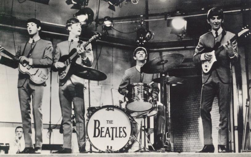 Джаван Зейналлы вместе с телеведущими отметил Всемирный день "The Beatles" (видео)