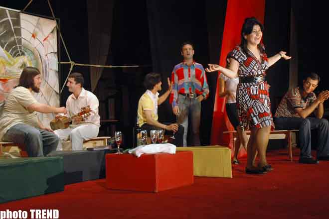 Бакинский детский театр представил спектакль для заключенных (фотосессия)