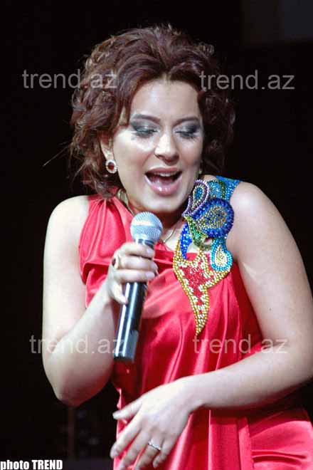 Заслуженная артистка Азербайджана Тунзаля Агаева навсегда отказывается от образа мусульманки