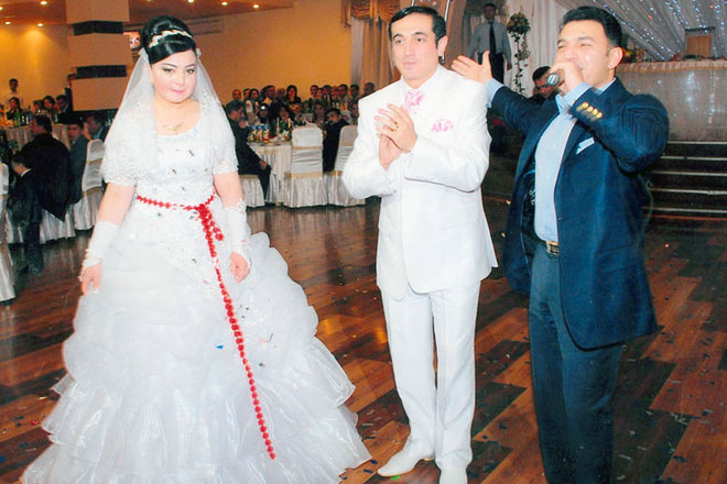 Если певец споет на своей свадьбе, обязательно будет кавардак – солист группы "Гисмет" Вугар Бахтияр