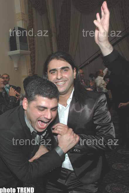 Певица Хатун и стилист Балаш превратили свадьбу своего брата в фестиваль (видео+фотосессия)