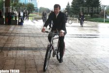 Азербайджанский  министр - экстремал издал три книги (фотосессия)