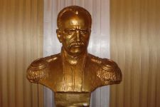 В Тбилиси была презентована книга азербайджанского писателя Нурхафиза Гусейинли