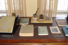 В Тбилиси была презентована книга азербайджанского писателя Нурхафиза Гусейинли