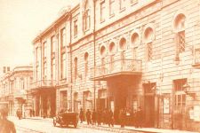 Театры Баку