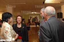 Дмитрий Нагиев в роли Ивана Грозного, танцы живота и автографы на фотовыставке Екатерины Рождественской