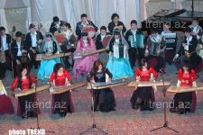 В Баку учащиеся музыкальной школы дали праздничный концерт (фотосессия)