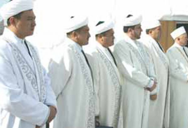 Британские имамы выступили с обращением, осуждающим теракт в Париже