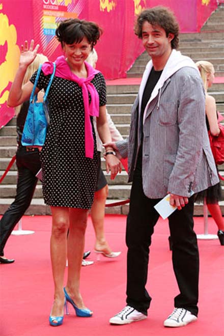 Самые крепкие звездные браки России (фотосессия)