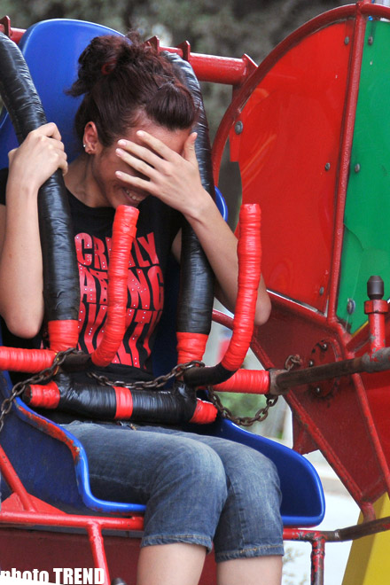 Смерть, травмы и шок карусельного путешествия в Баку