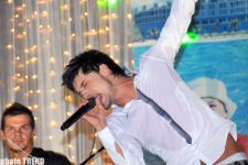 Бакинские папарацци поймали победителя Евровидения-2008 Диму Билана полуголым (фотосессия+видео)