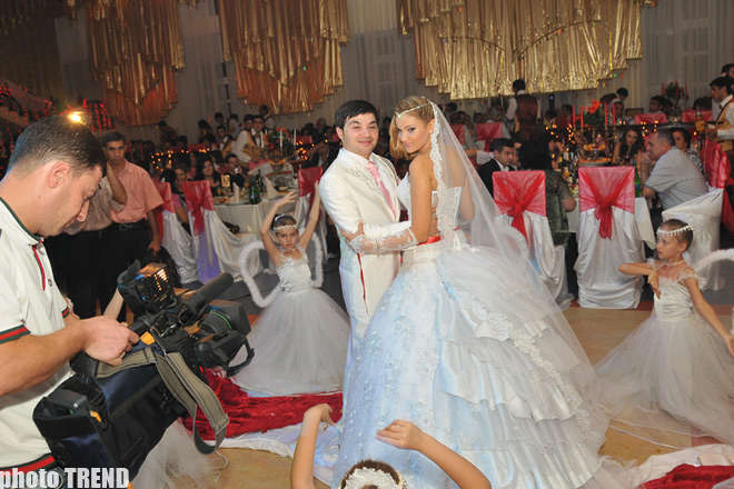 Свадьба сына заслуженной артистки Азербайджана Метанет Искендерли превратилась в заседание Милли Меджлиса (фотосессия и видео )