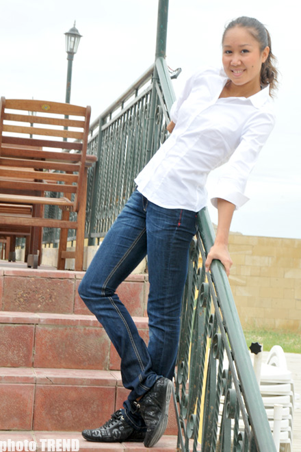 Азербайджанские гимнастки Алия Гараева и Динара Гиматова любят кататься с водяных горок (видео-фотосессия)