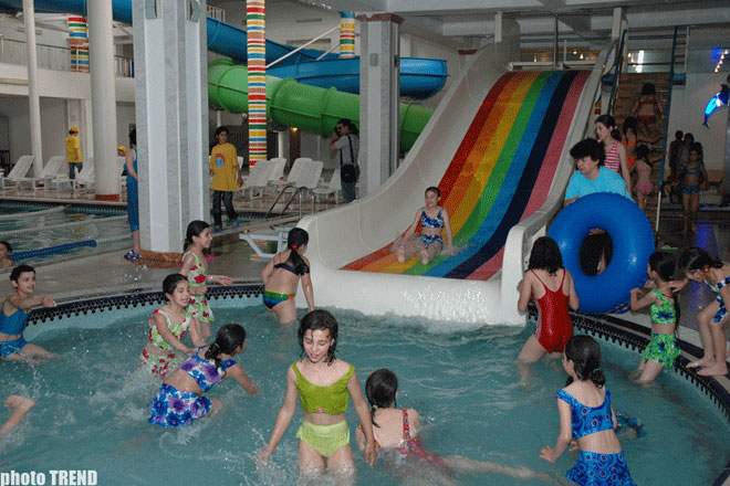 Воспитанники детских домов Азербайджана сядут в депутатское кресло (фотосессия)