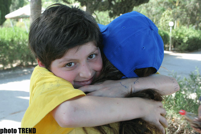 Воспитанники детских домов Азербайджана сядут в депутатское кресло (фотосессия)