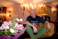 Я был калекой и голодал - российский пародист Александр Песков (фотосессия)