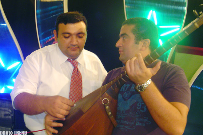 Что связывает певца Самира Багирова и ведущего Фарида Рзаева? (фотосессия)