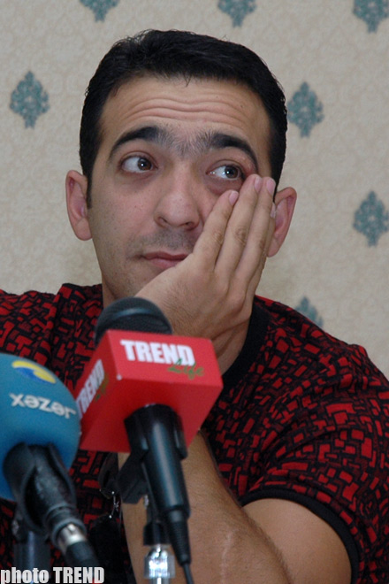 Мейханачы Намик Гарачухурлу вместо русалки снялся с обезьяной (фотосессия)